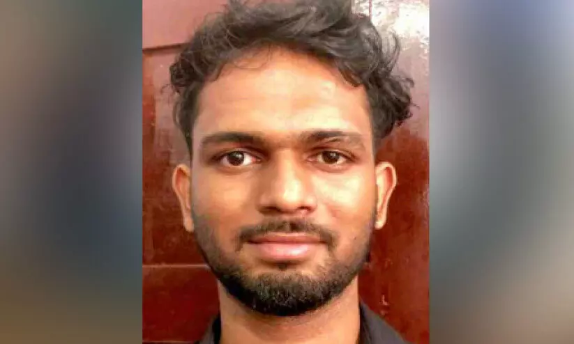 മോഷണവിവരം സ്വയം വിളിച്ച് പൊലീസിലറിയിച്ചു; അതിബുദ്ധി കാണിച്ച പ്രതി പൊലീസ് പിടിയിലായി മോഷണവിവരം സ്വയം വിളിച്ച് പൊലീസിലറിയിച്ചു; അതിബുദ്ധി കാണിച്ച പ്രതി പൊലീസ് പിടിയിലായി