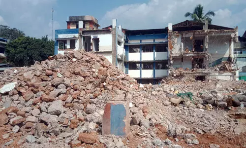 താ​ലൂ​ക്ക് ആ​ശു​പ​ത്രി അ​ൺ​ഫി​റ്റ് കെ​ട്ടി​ടം; പൊ​ളി​ക്ക​ൽ ന​ട​പ​ടി​ അ​ന്തി​മ​ഘ​ട്ട​ത്തി​ലേ​ക്ക്