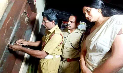 പ്രസാദ വിവാദം: ദേവസ്വം വിജിലൻസ് പരിശോധന നടത്തി