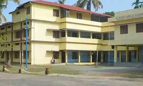 ഹിജാബ് ധരിച്ച വിദ്യാർഥിനിയെ ക്ലാസിൽനിന്ന് പുറത്താക്കിയെന്ന് പരാതി; സംഭവം പള്ളുരുത്തി സെന്റ് റീത്താസ് പബ്ളിക് സ്കൂളിൽ