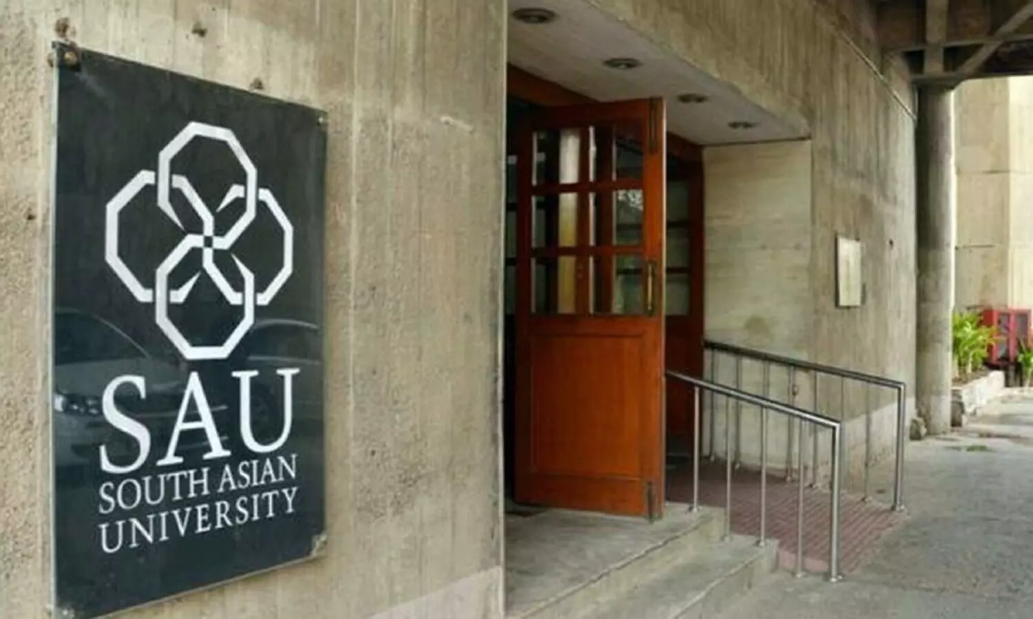 ഡൽഹി സൗ​ത്ത് ഏ​ഷ്യ​ൻ സ​ർ​വ​ക​ലാ​ശാ​ല വിദ്യാർഥിനിക്ക് നേരെ ലൈംഗികാതിക്രമം