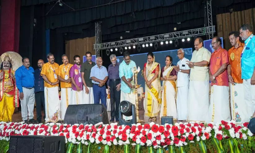 സ്നേഹത്തിന്റെ ഓർമപ്പെടുത്തലാണ് ഓണം - ചിറ്റയം ഗോപകുമാർ സ്നേഹത്തിന്റെ ഓർമപ്പെടുത്തലാണ് ഓണം - ചിറ്റയം ഗോപകുമാർ