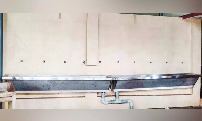 പെരുമ്പാവൂര്‍ ബോയ്‌സ് ഹയര്‍ സെക്കന്‍ഡറി സ്കൂളിലെ ടാപ്പുകള്‍ മോഷ്ടിച്ചു