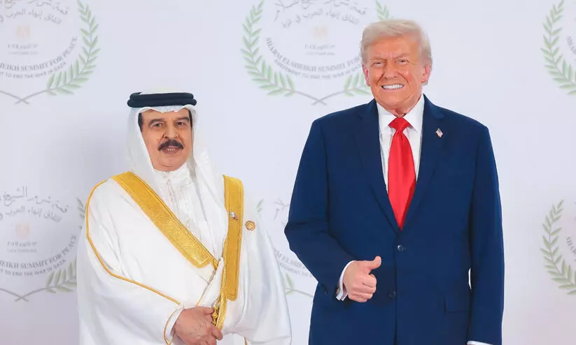 ശറമുൽശൈഖ് ഉച്ചകോടിയിൽ പങ്കെടുത്ത് ഹമദ് രാജാവ്