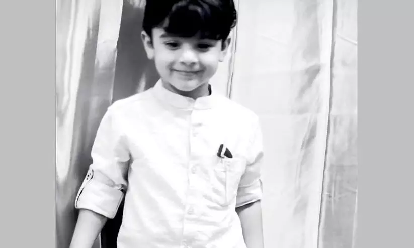 ഡ്രൈവറുടെ അനാസ്ഥ; സ്കൂൾ വാഹനത്തിൽ ഉറങ്ങിപ്പോയ നാല് വയസ്സുകാരൻ മരിച്ചു