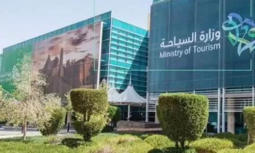 ടൂറിസം സേവനം മെച്ചപ്പെടുത്താൻ മക്കയിലും മദീനയിലും പുതിയ മന്ത്രാലയ ഓഫിസുകൾ