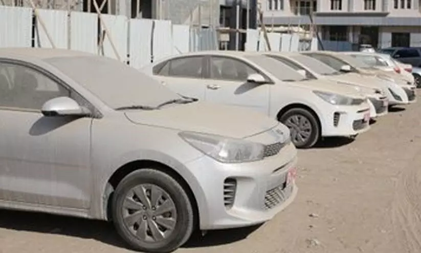 ദോ​ഫാ​റി​ൽ ഉ​പേ​ക്ഷി​ക്ക​പ്പെ​ട്ട വാ​ഹ​ന​ങ്ങ​ൾ നീ​ക്കാ​ൻ 30 ദി​വ​സ​ത്തെ നോ​ട്ടീ​സ്