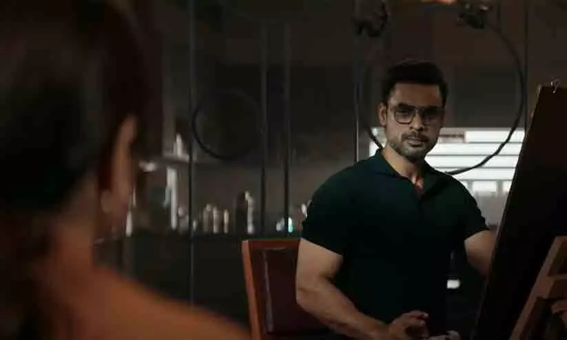 ഏറ്റവും വലിയ സോളോ ഹിറ്റിന് പിന്നാലെ വൻ പരാജയം, 30 കോടി മുടക്കിയ ടോവിനോ ചിത്രം നേടിയത് 3.5 കോടി മാത്രം