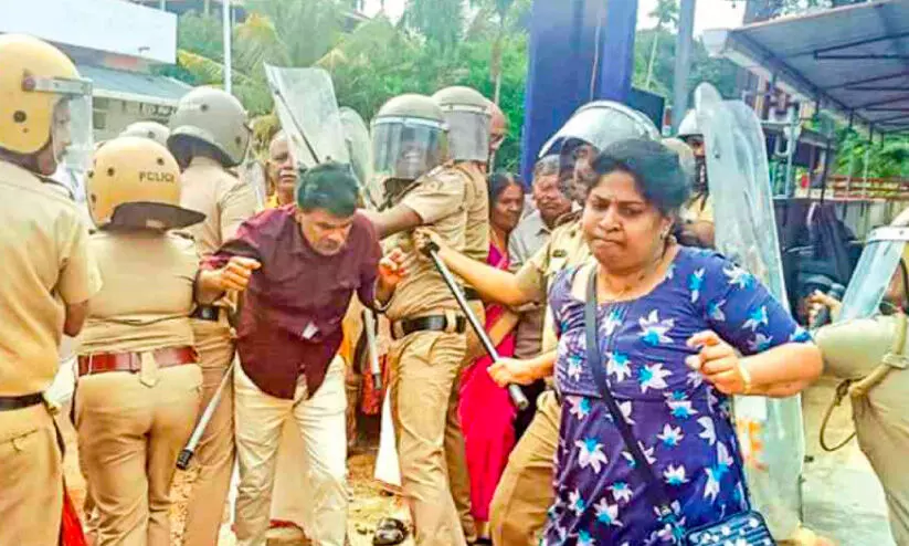 കാട്ടൂരിലെ കുടിവെള്ള മലിനീകരണം; മന്ത്രിയുടെ വാക്ക് പാഴ്‌വാക്കായി; പ്രതിഷേധം ശക്തമാകുന്നു