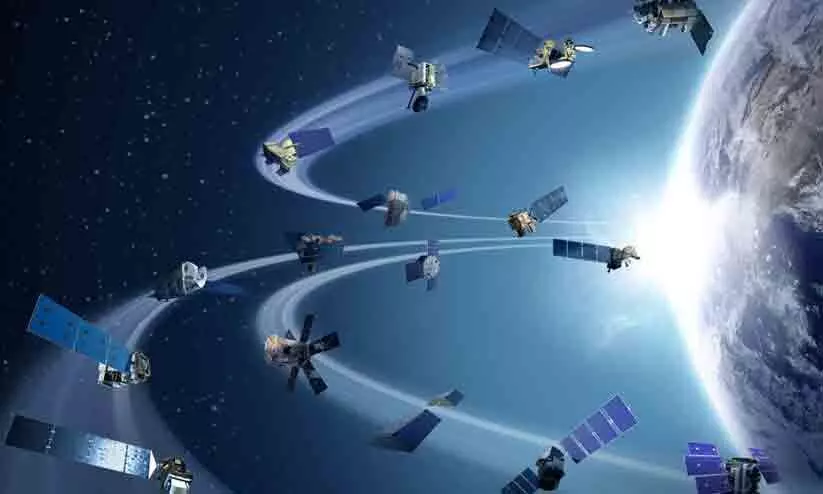 ആശങ്ക ഉയർത്തി ഭൂമിയിലേക്ക് പതിക്കുന്ന സ്റ്റാർലിങ്ക് സാറ്റലൈറ്റുകൾ ആശങ്ക ഉയർത്തി ഭൂമിയിലേക്ക് പതിക്കുന്ന സ്റ്റാർലിങ്ക് സാറ്റലൈറ്റുകൾ