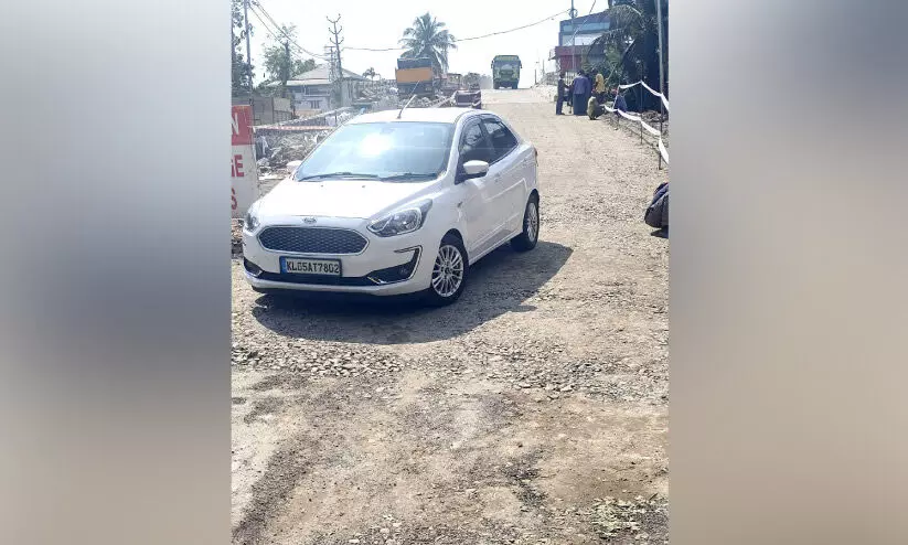 യാത്രാദുരിതത്തിന് ആശ്വാസം; കോണത്താറ്റ് പാലത്തിലൂടെ യാത്ര തുടങ്ങാം യാത്രാദുരിതത്തിന് ആശ്വാസം; കോണത്താറ്റ് പാലത്തിലൂടെ യാത്ര തുടങ്ങാം