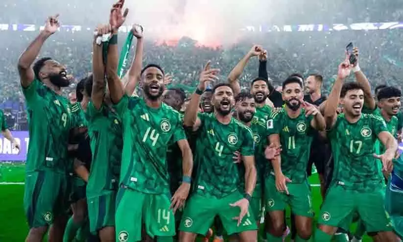 ലോകകപ്പിൽ ഇനി സൗദി അറേബ്യയുടെ ഗർജനം: തുടർച്ചയായി മൂന്നാംതവണയും യോഗ്യത നേടി ‘ഗ്രീൻ ഫാൽക്കൺസ്’ ലോകകപ്പിൽ ഇനി സൗദി അറേബ്യയുടെ ഗർജനം: തുടർച്ചയായി മൂന്നാംതവണയും യോഗ്യത നേടി ‘ഗ്രീൻ ഫാൽക്കൺസ്’