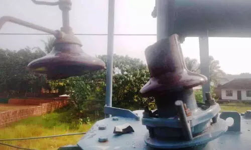 മ​ഴ​യും മി​ന്ന​​ലും; കു​മ്പ​ള​യി​ൽ ഇ​ന്ന​ലെയും വൈ​ദ്യു​തി​യി​ല്ല