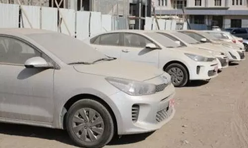 ദോ​ഫാ​റി​ൽ ഉ​പേ​ക്ഷി​ക്ക​പ്പെ​ട്ട വാ​ഹ​ന​ങ്ങ​ൾ നീ​ക്കാ​ൻ 30 ദി​വ​സ​ത്തെ നോ​ട്ടീ​സ്