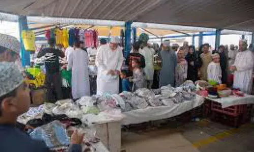 മു​ഖം മി​നു​ക്കാ​ൻ വാ​ദി ക​ബീ​ർ ‘ഫ്രൈ​ഡേ മാ​ർ​ക്ക​റ്റ്’