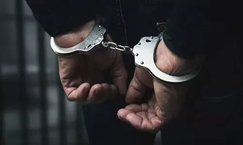 മോ​ഷ​ണം; ര​ണ്ടു​പേ​ർ അ​റ​സ്റ്റി​ൽ