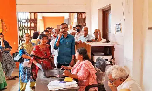 മുദ്രപത്രം ഓൺലൈനിലൂടെ; വലഞ്ഞ് ഉപഭോക്താക്കൾ