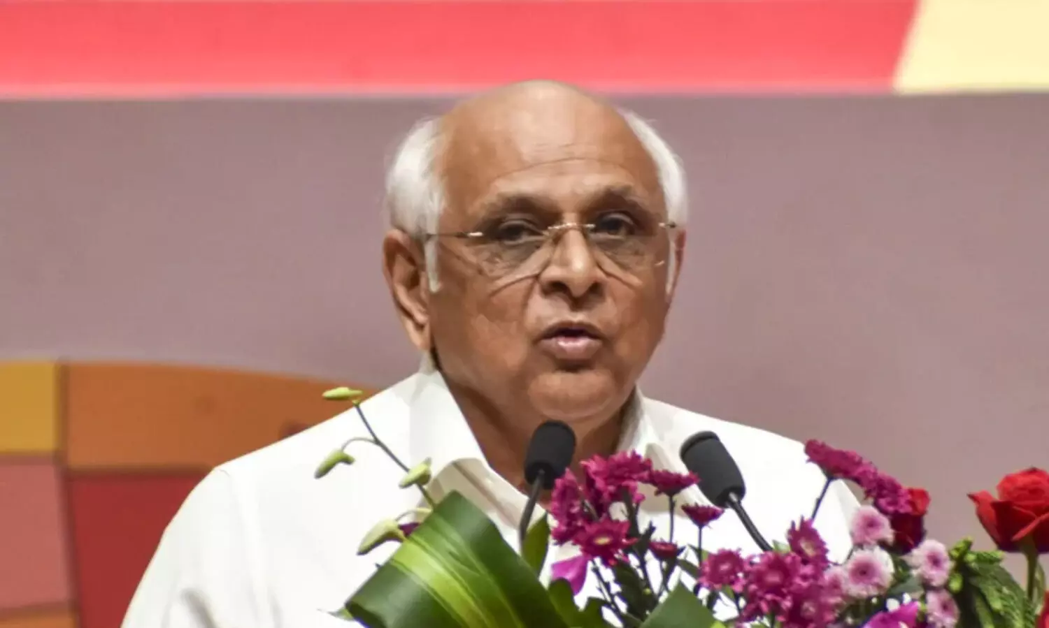 ഗുജറാത്തിലെ 16 മന്ത്രിമാരും രാജിവെച്ചു; പുതിയ മന്ത്രിസഭ നാളെ നിലവിൽ വരും