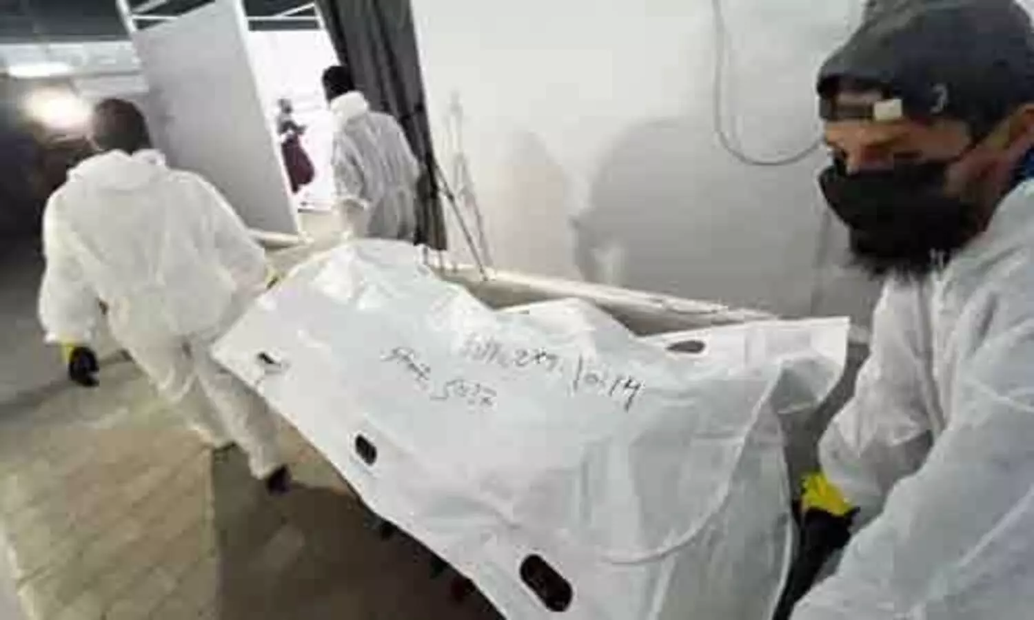 ബന്ദികളുടെ മൃതദേഹങ്ങൾ ഇസ്രായേൽ തകർത്ത കെട്ടിടങ്ങൾക്കടിയിലെന്ന് ഹമാസ്;  നൽകിയില്ലെങ്കിൽ യുദ്ധമെന്ന് ഇസ്രായേൽ