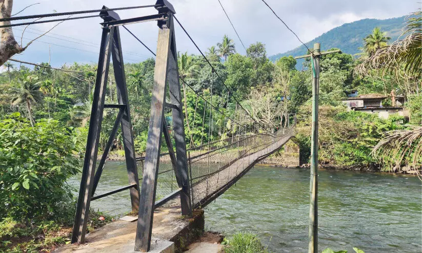 ത്രിവേണി സംഗമം; പുതിയ പാലം വന്നാലും തൂക്കുപാലം വേണമെന്ന്​ നാട്ടുകാർ