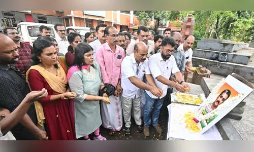 അ​ന്ന് യാ​ത്ര​യ​യ​പ്പ് ന​ൽ​കി​യ​വ​ർ ഇ​ന്ന് ഓ​ർ​ക്കാ​ൻ പോ​ലും നി​ന്നി​ല്ല