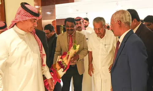 മു​ഖ്യ​മ​ന്ത്രി​ക്ക് സ്നേ​ഹ​ദ്വീ​പി​ലേ​ക്ക് സ്വാ​ഗ​തം