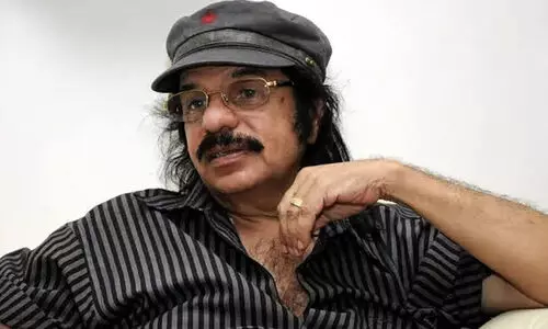 നാടകം കാണുന്നത് കുറച്ചുപേർ മാത്രമാണെന്നാണ് വാദമെങ്കിൽ വലിയ അവാർഡ് കൊടുക്കേണ്ടത് ബിവറേജസ് കോർപറേഷന്; വിവേചനത്തിനെതിരെ സൂര്യ കൃഷ്ണമൂർത്തി