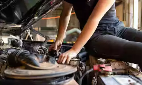 വാ​ഹ​ന അ​റ്റ​കു​റ്റ​പ്പ​ണി​യി​ൽ ത​ക​രാ​ർ; ഉ​പ​ഭോ​ക്താ​വി​ന് ന​ഷ്ട​പ​രി​ഹാ​രം