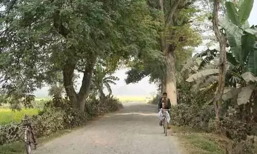 Forgotten by modernization,Echoes of the past,Traditional lifestyle, ദരിദ്രഗ്രാമം, ചക്ല, ബംഗാൾ, വൃന്ദാവൻ,