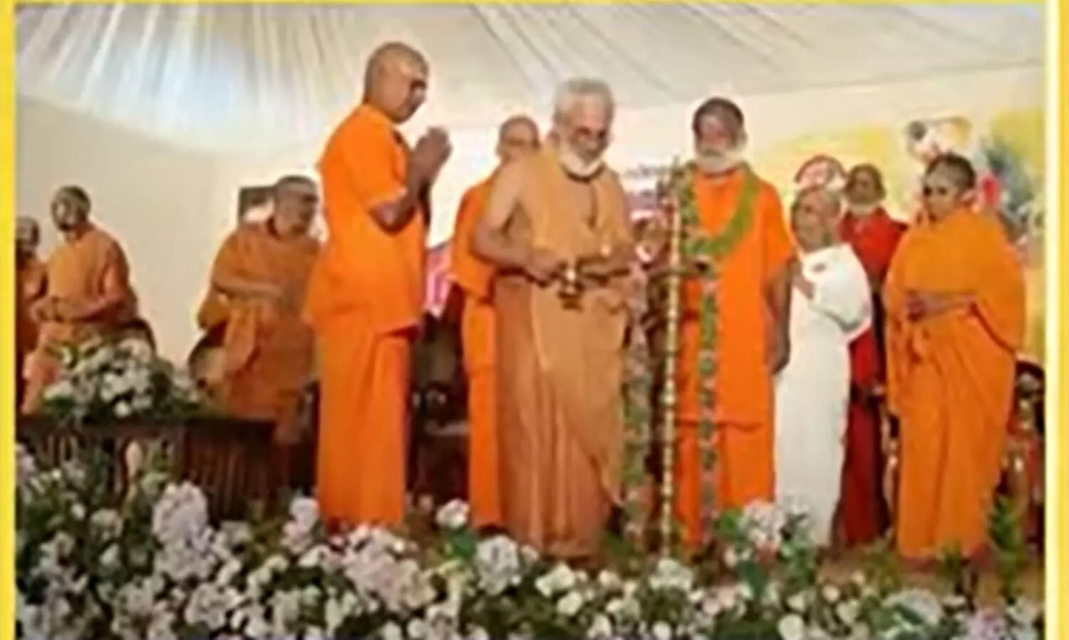 ‘കുറഞ്ഞത്​ മൂന്നോ നാലോ മക്കൾ വേണം’; ഹിന്ദു ജനസംഖ്യാ വർധനവിന് ആഹ്വാനം ചെയ്ത് സ്വാമിമാരുടെ കേരള യാത്ര