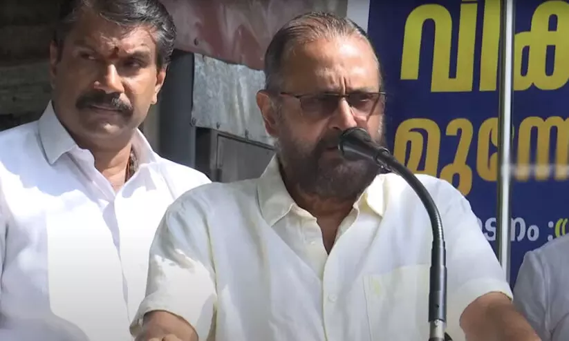 ഔസേപ്പച്ചൻ ബി.ജെ.പി വേദിയിൽ, പാർട്ടിയിൽ ചേർന്ന് തെരഞ്ഞെടുപ്പിൽ മത്സരിക്കാൻ ക്ഷണം