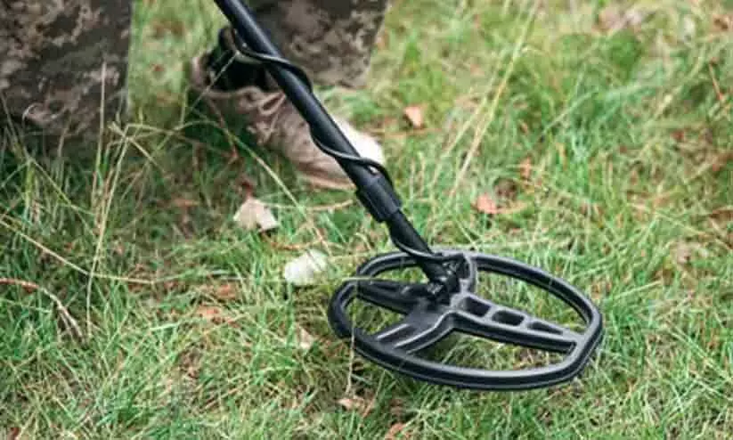 Fake bomb threat,Student prank,Exam cancellation,School lockdown,Hoax threat,ബോംബ് ഭീഷണി, ഡൽഹി, വിദ്യാർഥി, പൊലീസ് Fake bomb threat,Student prank,Exam cancellation,School lockdown,Hoax threat,ബോംബ് ഭീഷണി, ഡൽഹി, വിദ്യാർഥി, പൊലീസ്