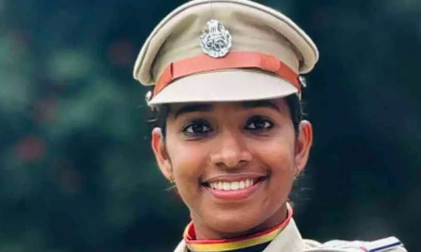 പിതാവിന്റെ വഴിയിൽ മകളും; സബ് ഇൻസ്പെക്ടറായി ഒ.എം. സൈദ പിതാവിന്റെ വഴിയിൽ മകളും; സബ് ഇൻസ്പെക്ടറായി ഒ.എം. സൈദ