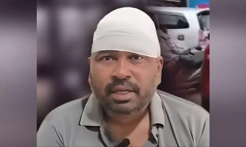 കർണാടകയിൽ ഹൈവേ കൊള്ളസംഘം മലയാളിയെ ആക്രമിച്ച് കാറും പണവും കവർന്നു; പൊലീസുകാരനടക്കം അഞ്ചു പേർ അറസ്റ്റിൽ കർണാടകയിൽ ഹൈവേ കൊള്ളസംഘം മലയാളിയെ ആക്രമിച്ച് കാറും പണവും കവർന്നു; പൊലീസുകാരനടക്കം അഞ്ചു പേർ അറസ്റ്റിൽ