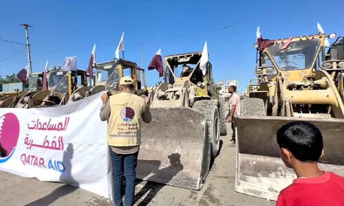 ഖ​ത്ത​റി​ന്റെ സ​ഹാ​യം; ഗ​സ്സ പു​ന​ർ​നി​ർ​മാ​ണം, തെ​രു​വു ന​വീ​ക​ര​ണം ആ​രം​ഭി​ച്ചു