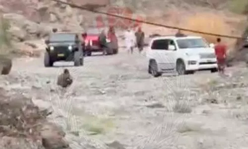 അ​ൽ ഖാ​ബൂ​റ വാ​ദി​യി​ൽ വാ​ഹ​നാ​ഭ്യാ​സ പ്ര​ക​ട​നം; നി​ര​വ​ധി പേ​ർ അ​റ​സ്റ്റി​ൽ