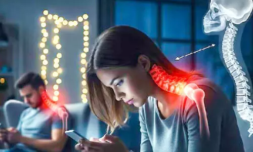 ഫോ​ൺ തോ​ണ്ടി ന​ട്ടെ​ല്ല് വ​ള​യ്ക്ക​ല്ലേ