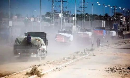 കൂടുതൽ ട്രക്കുകൾ വൈകാതെ; ഗസ്സയിൽ ഭക്ഷ്യവസ്തുക്കളുമായി കുവൈത്ത് സഹായ ട്രക്കുകൾ