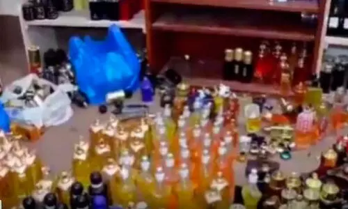 ജലീബ് അൽ ഷുയൂഖിൽ വ്യാജ പെർഫ്യൂം ഫാക്ടറി; മൂന്ന് പ്രവാസികൾ പിടിയിൽ