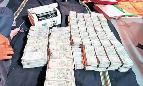 ലോ​കാ​യു​ക്ത പരിശോധന; 38 കോ​ടി​യു​ടെ അ​ന​ധി​കൃ​ത സ്വ​ത്ത്