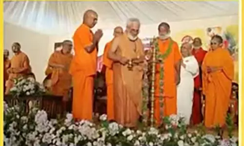 ‘കുറഞ്ഞത്​ മൂന്നോ നാലോ മക്കൾ വേണം’; ഹിന്ദു ജനസംഖ്യാ വർധനവിന് ആഹ്വാനം ചെയ്ത് സ്വാമിമാരുടെ കേരള യാത്ര