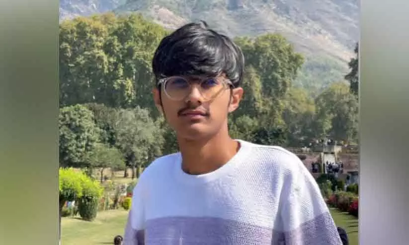 ലോറിയിടിച്ച് സ്കൂട്ടർ യാത്രികൻ മരിച്ചു ലോറിയിടിച്ച് സ്കൂട്ടർ യാത്രികൻ മരിച്ചു