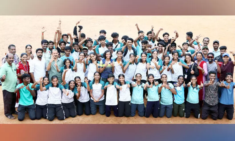 ജില്ല സ്കൂൾ കായികമേള; അ​ഞ്ച​ൽ ദ ​ചാ​മ്പ്യ​ൻ