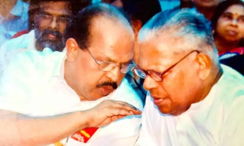 വി.എസിനൊപ്പം ഒരു പൊതുവേദിയിൽ