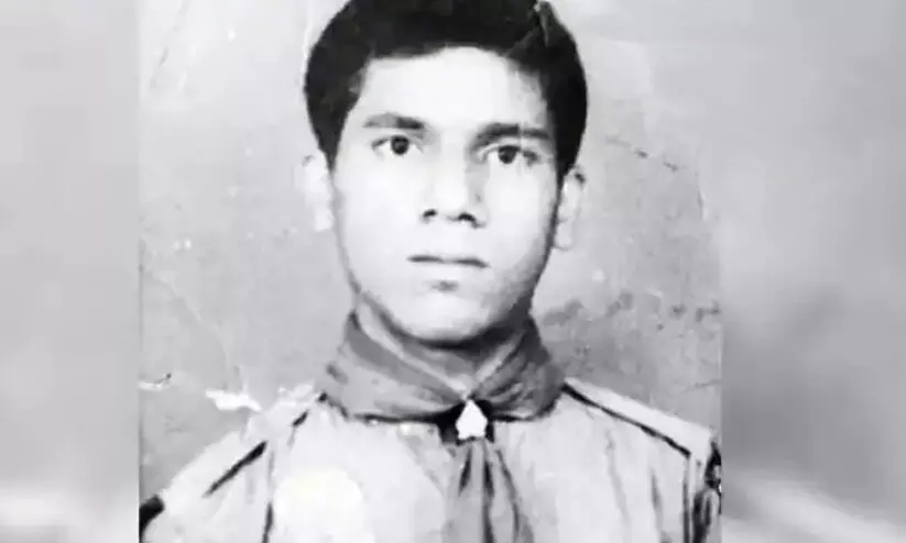 ആറാം വയസ്സിൽ ചായക്കടയിൽ ജോലി, വളരുമ്പോൾ ലോക്കോ പൈലറ്റാകാൻ ആഗ്രഹിച്ചു; ഒടുവിൽ എത്തിച്ചേർന്നത് സിനിമയുടെ മാന്ത്രിക ലോകത്ത് ആറാം വയസ്സിൽ ചായക്കടയിൽ ജോലി, വളരുമ്പോൾ ലോക്കോ പൈലറ്റാകാൻ ആഗ്രഹിച്ചു; ഒടുവിൽ എത്തിച്ചേർന്നത് സിനിമയുടെ മാന്ത്രിക ലോകത്ത്