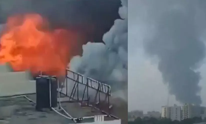 ധാക്ക വിമാനത്താവളത്തിൽ വൻ തീപിടിത്തം; വിമാന സർവിസ് നിർത്തിവെച്ചു; നടുക്കുന്ന ദൃശ്യങ്ങൾ ധാക്ക വിമാനത്താവളത്തിൽ വൻ തീപിടിത്തം; വിമാന സർവിസ് നിർത്തിവെച്ചു; നടുക്കുന്ന ദൃശ്യങ്ങൾ