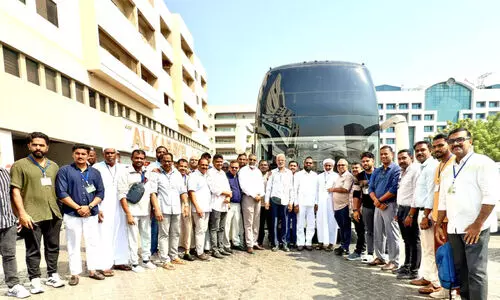 തൃ​ശൂ​ർ ജി​ല്ല കെ.​എം.​സി.​സി ഉം​റ സം​ഘം യാ​ത്ര​തി​രി​ച്ചു