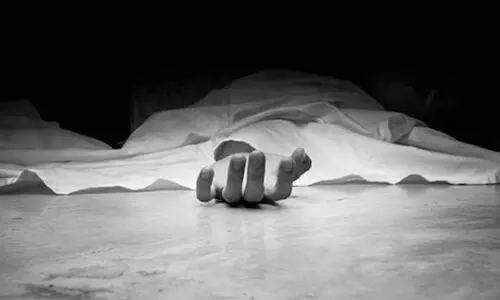 രണ്ട് വർഷമായി ശമ്പളമില്ല: ഗ്രാമപഞ്ചായത്ത് ഓഫീസിന് മുന്നിൽ വാട്ടർമാൻ ആത്മഹത്യ ചെയ്തു