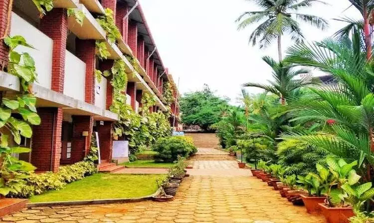 പച്ചപ്പ് പൂക്കും വിദ്യാലയം   അൻസാറിൽ മണ്ണും   മനസ്സും ഒന്നുചേരുന്നു