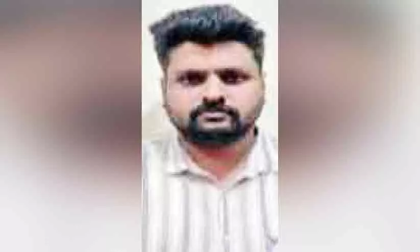 ലക്ഷങ്ങൾ വിലവരുന്ന സൺഗ്ലാസുകൾ തട്ടിയെടുത്ത പ്രതി പിടിയിൽ ലക്ഷങ്ങൾ വിലവരുന്ന സൺഗ്ലാസുകൾ തട്ടിയെടുത്ത പ്രതി പിടിയിൽ